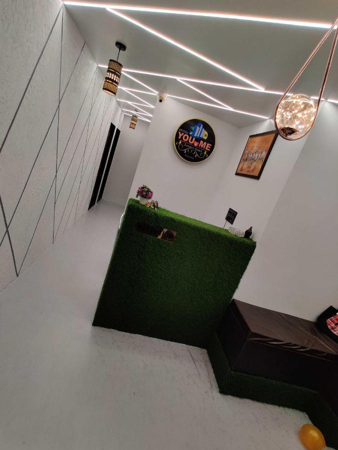 Oyo 91692 The You And Me Hotel Utrān Екстериор снимка